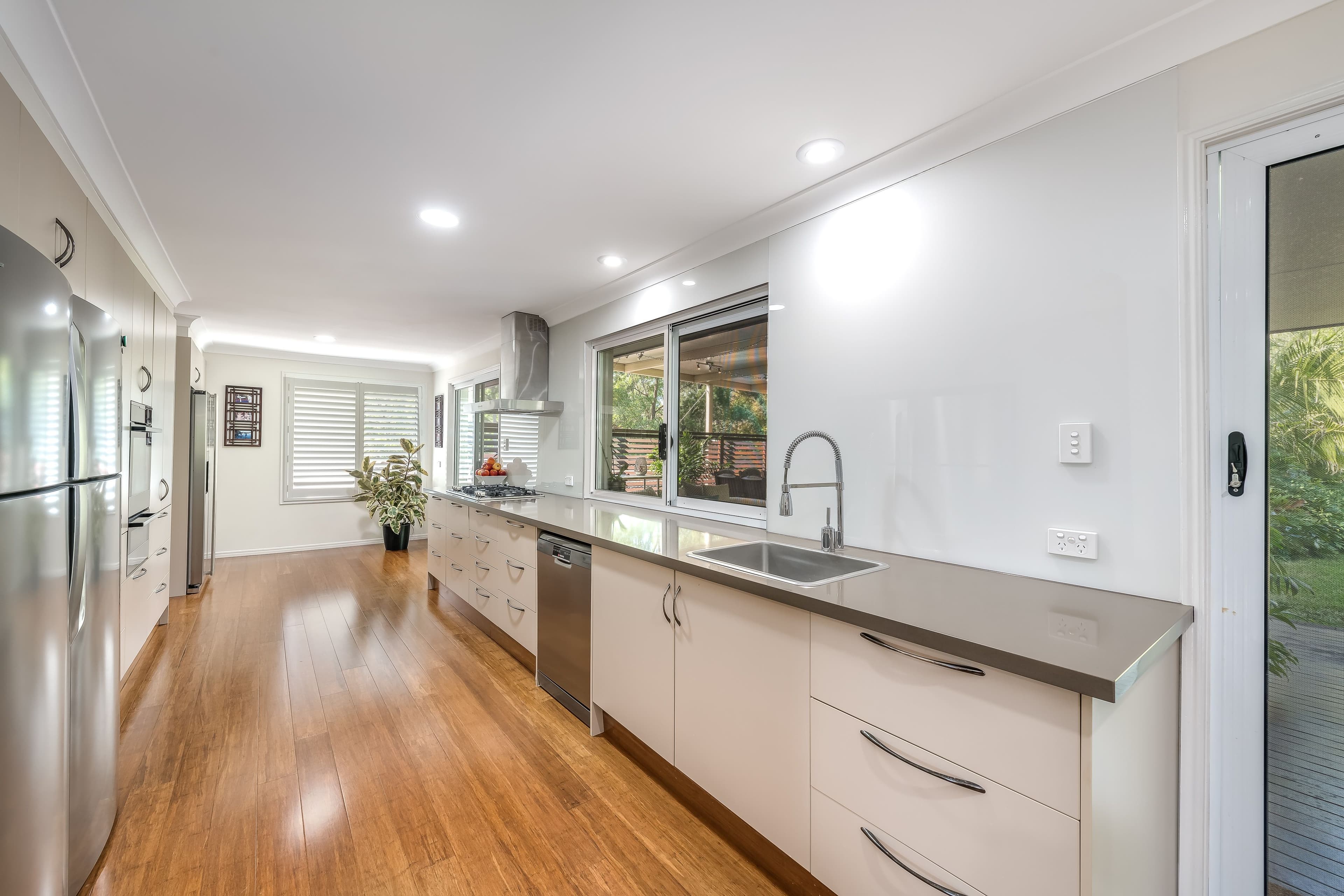 6 Benalla Court, Parkwood QLD 4214, Parkwood - Thumbnail 4