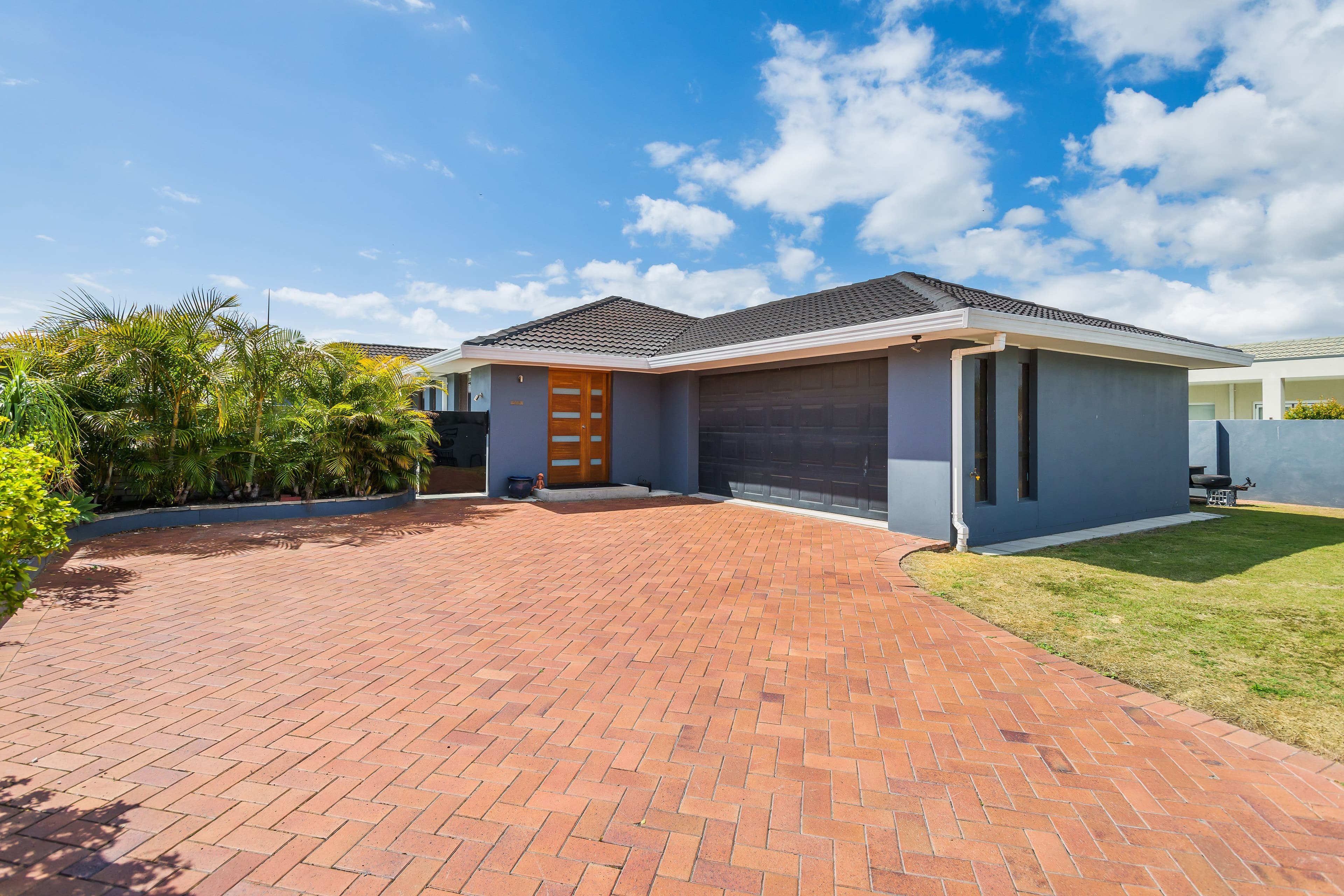 446 Oxley Drive, Runaway Bay QLD 4216, Runaway Bay - Thumbnail 4