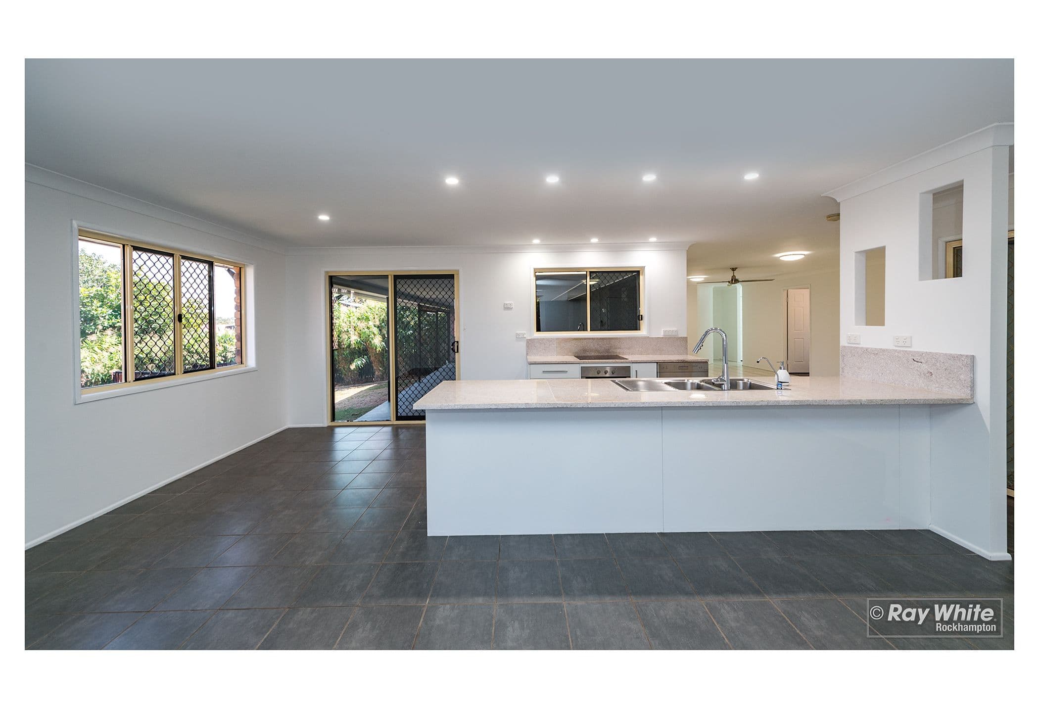 27 Permien Street, Norman Gardens QLD 4701, Norman Gardens - Thumbnail 2