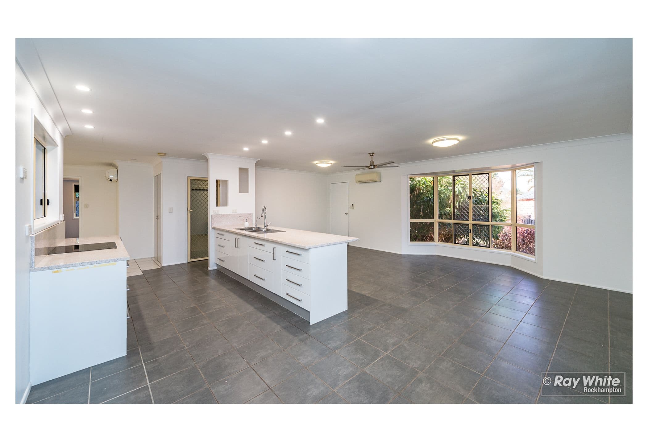 27 Permien Street, Norman Gardens QLD 4701, Norman Gardens - Thumbnail 3