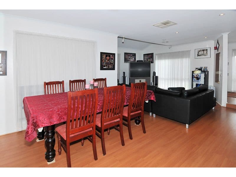 7 Tedburn Court, CRAIGIEBURN VIC 3064, Craigieburn - Thumbnail 3