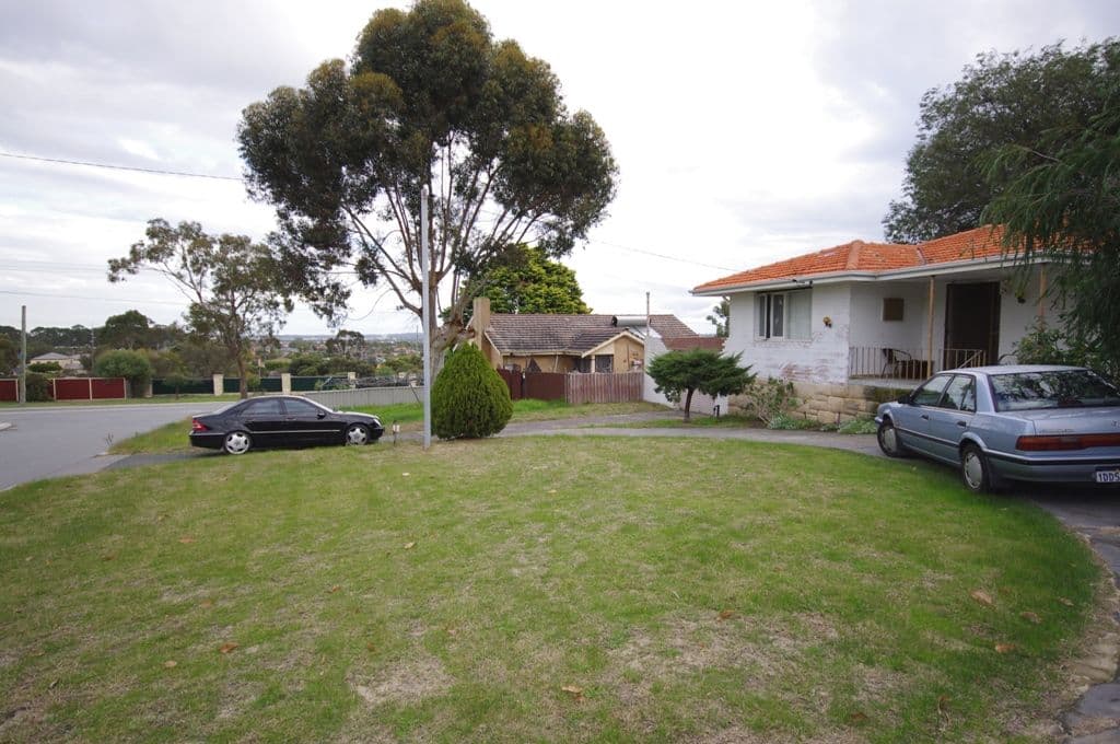 3 Chilgrove Way, BALGA WA 6061, Balga - Thumbnail 2