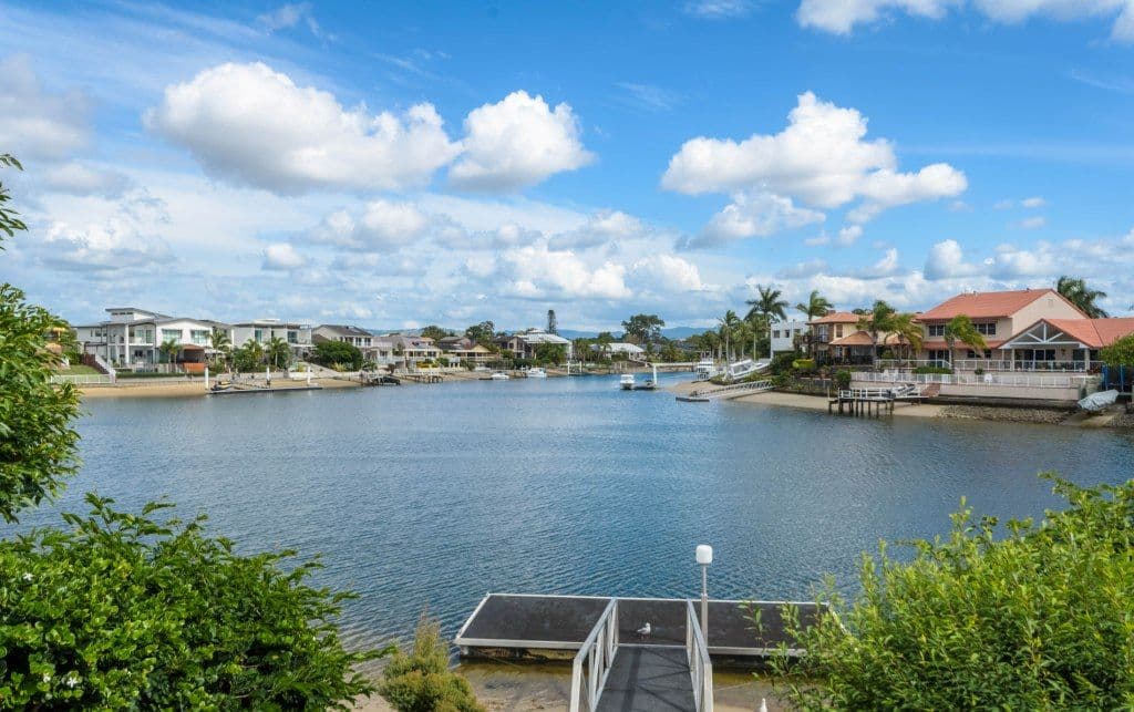 12 Mercedes Place, BUNDALL QLD 4217, Bundall - Thumbnail 4