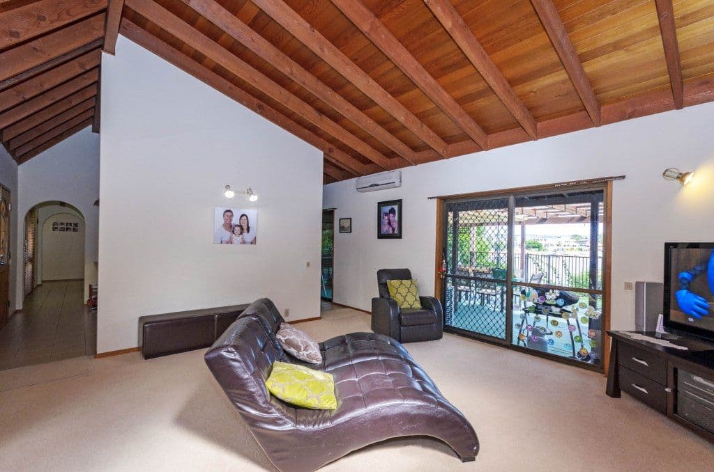 12 Mercedes Place, BUNDALL QLD 4217, Bundall - Thumbnail 8