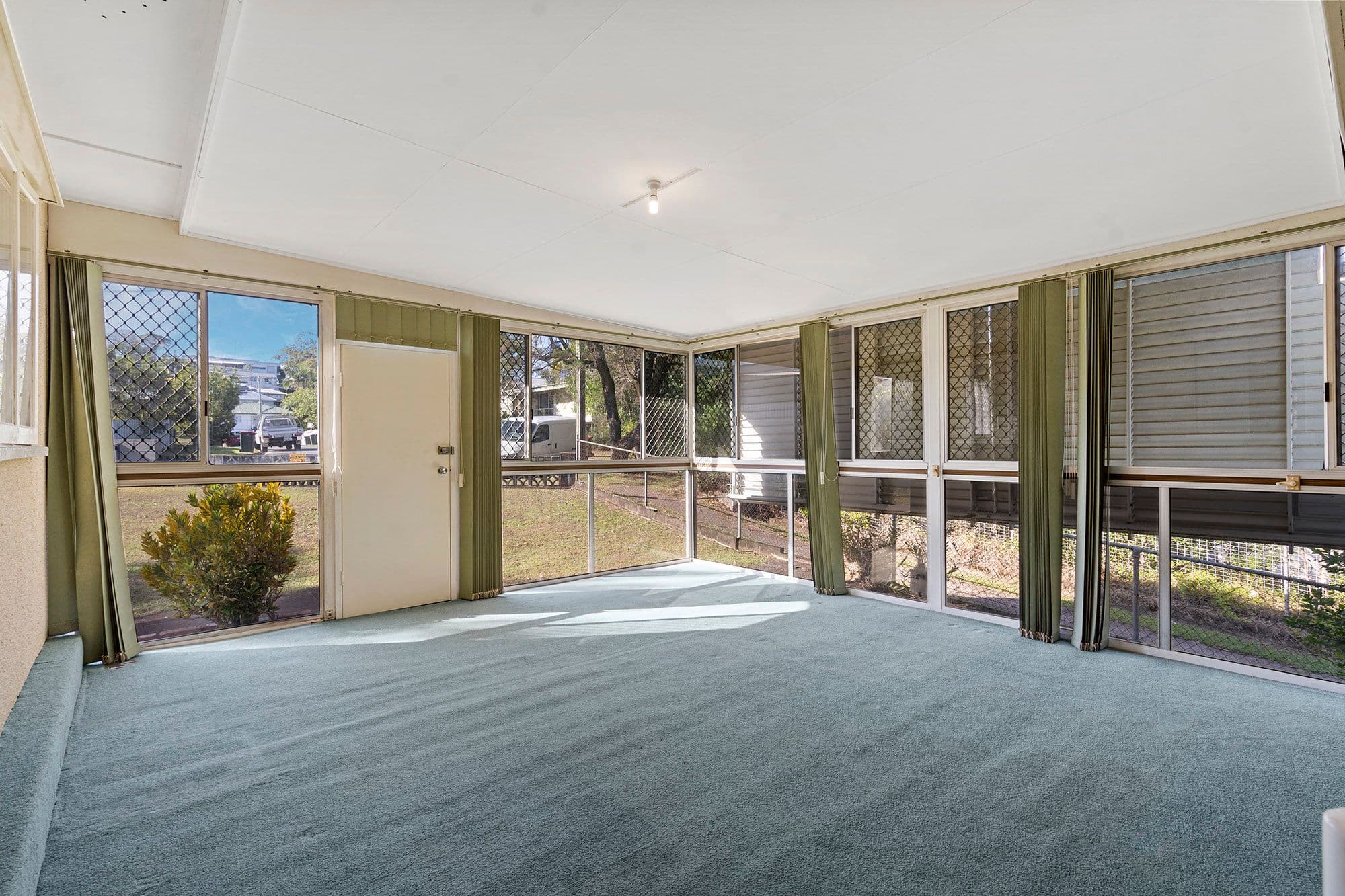 19 Waller Street, Mount Gravatt QLD 4122, Mount Gravatt - Thumbnail 2