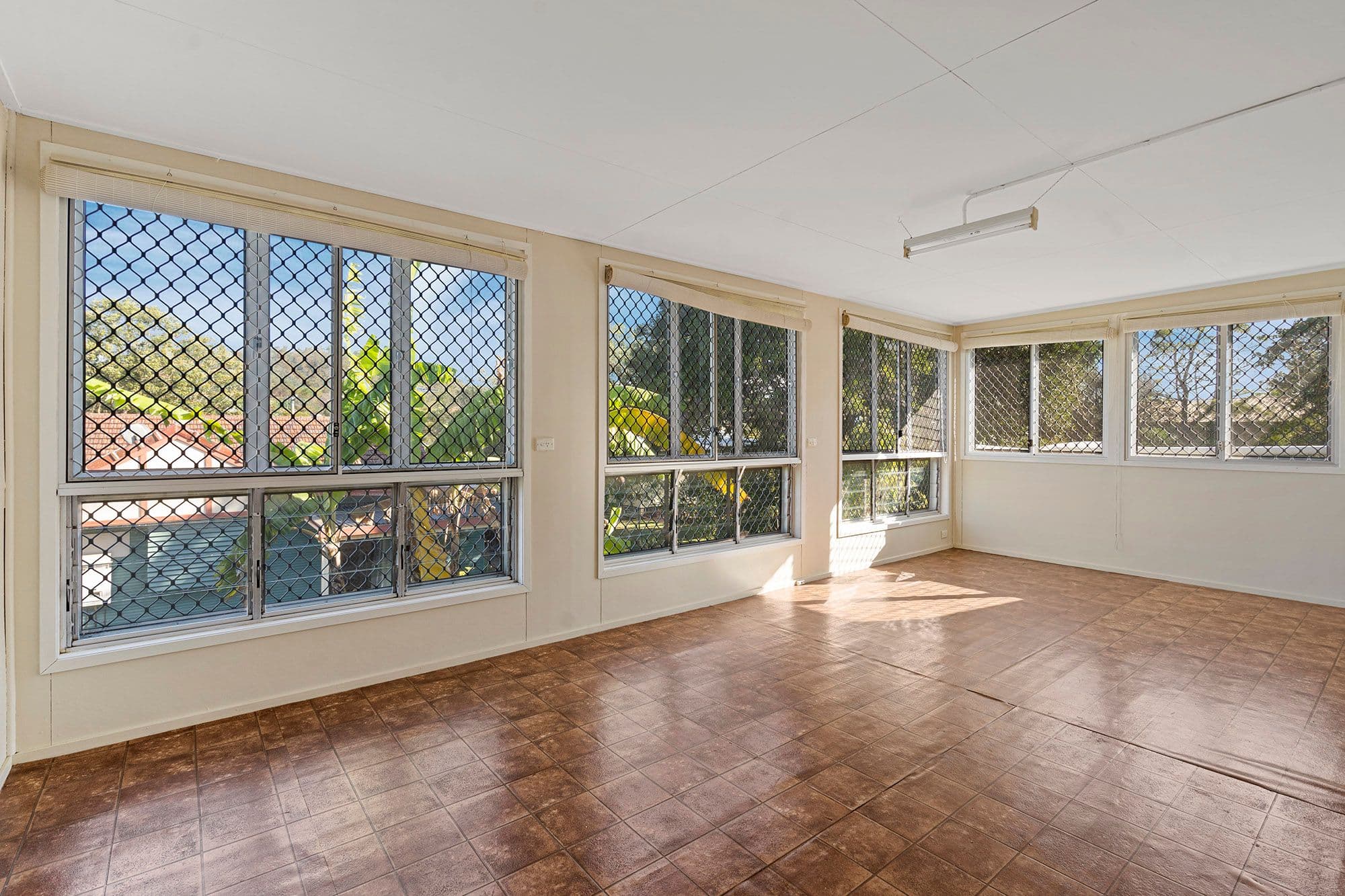 19 Waller Street, Mount Gravatt QLD 4122, Mount Gravatt - Thumbnail 3