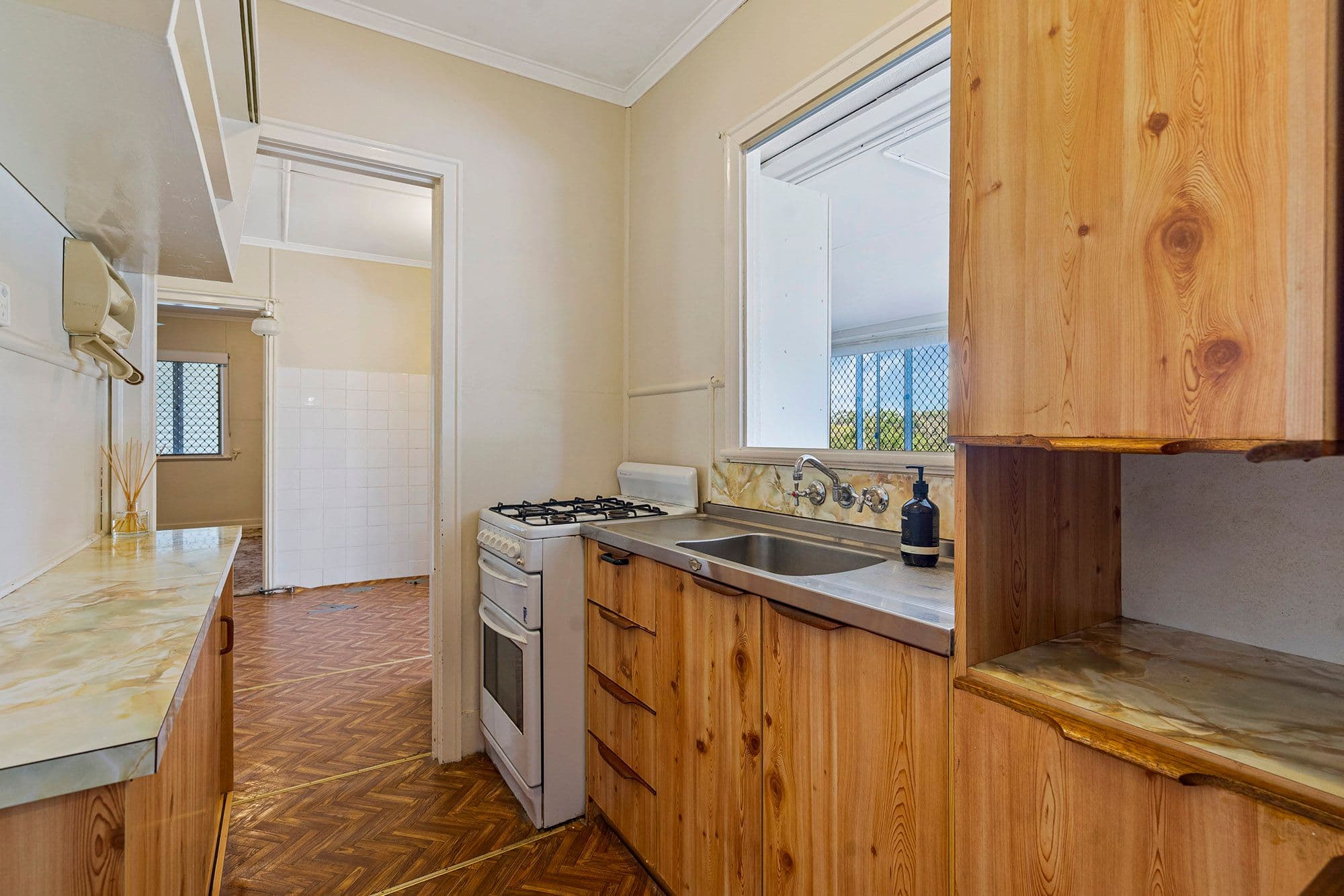 19 Waller Street, Mount Gravatt QLD 4122, Mount Gravatt - Thumbnail 4