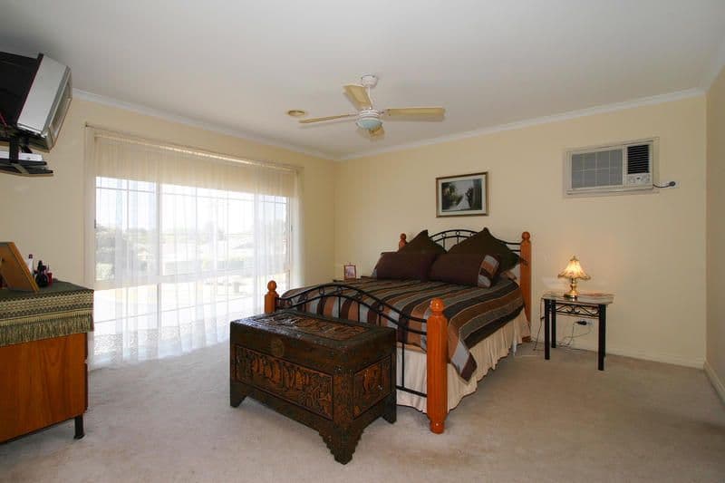 8 Seaton Drive, DINGLEY VILLAGE VIC 3172, Dingley Village - Thumbnail 7