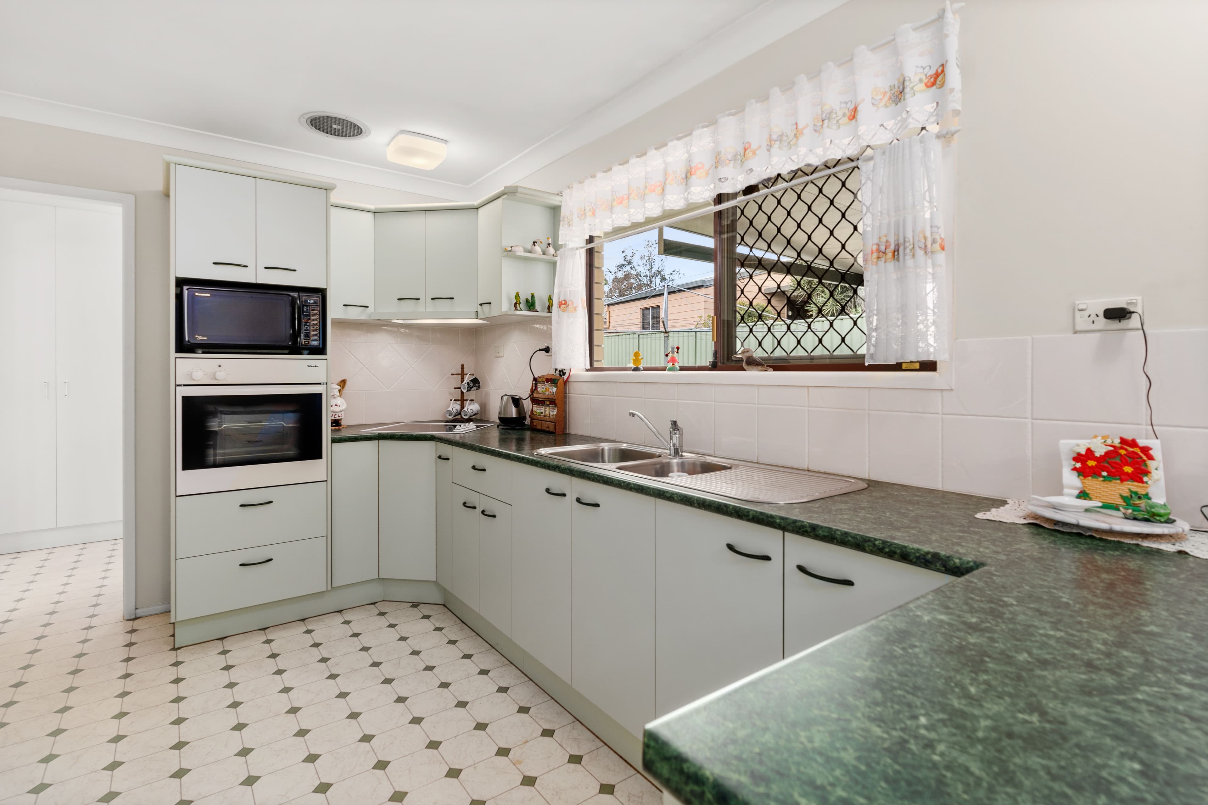 49 Murrajong Road, Springwood QLD 4127, Springwood - Thumbnail 4