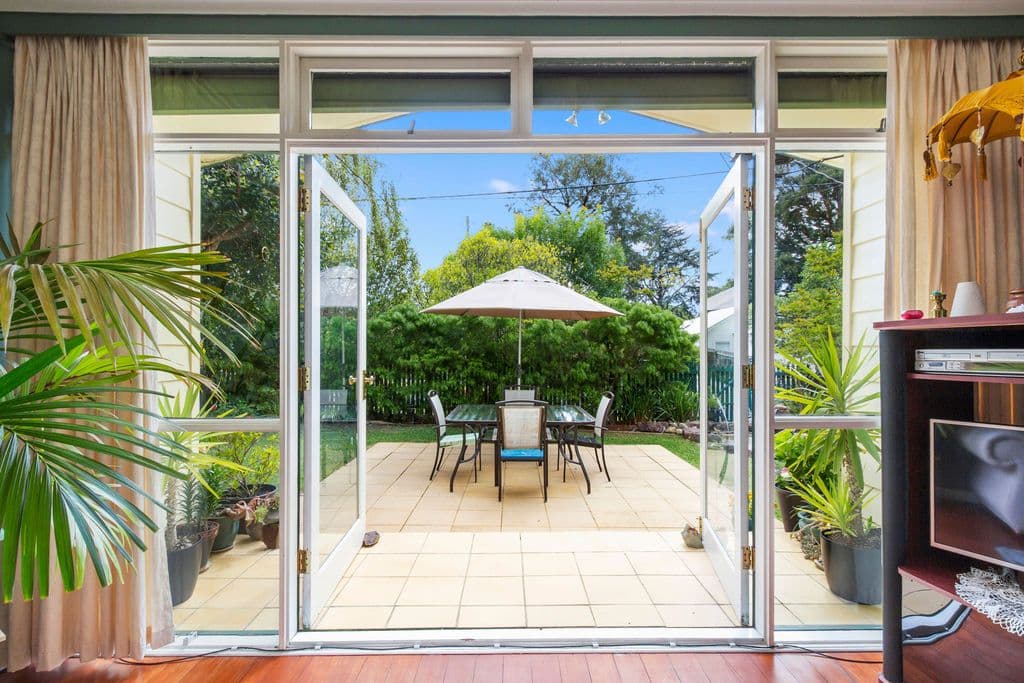5 Linden Street, Blackburn VIC 3130, Blackburn - Thumbnail 2