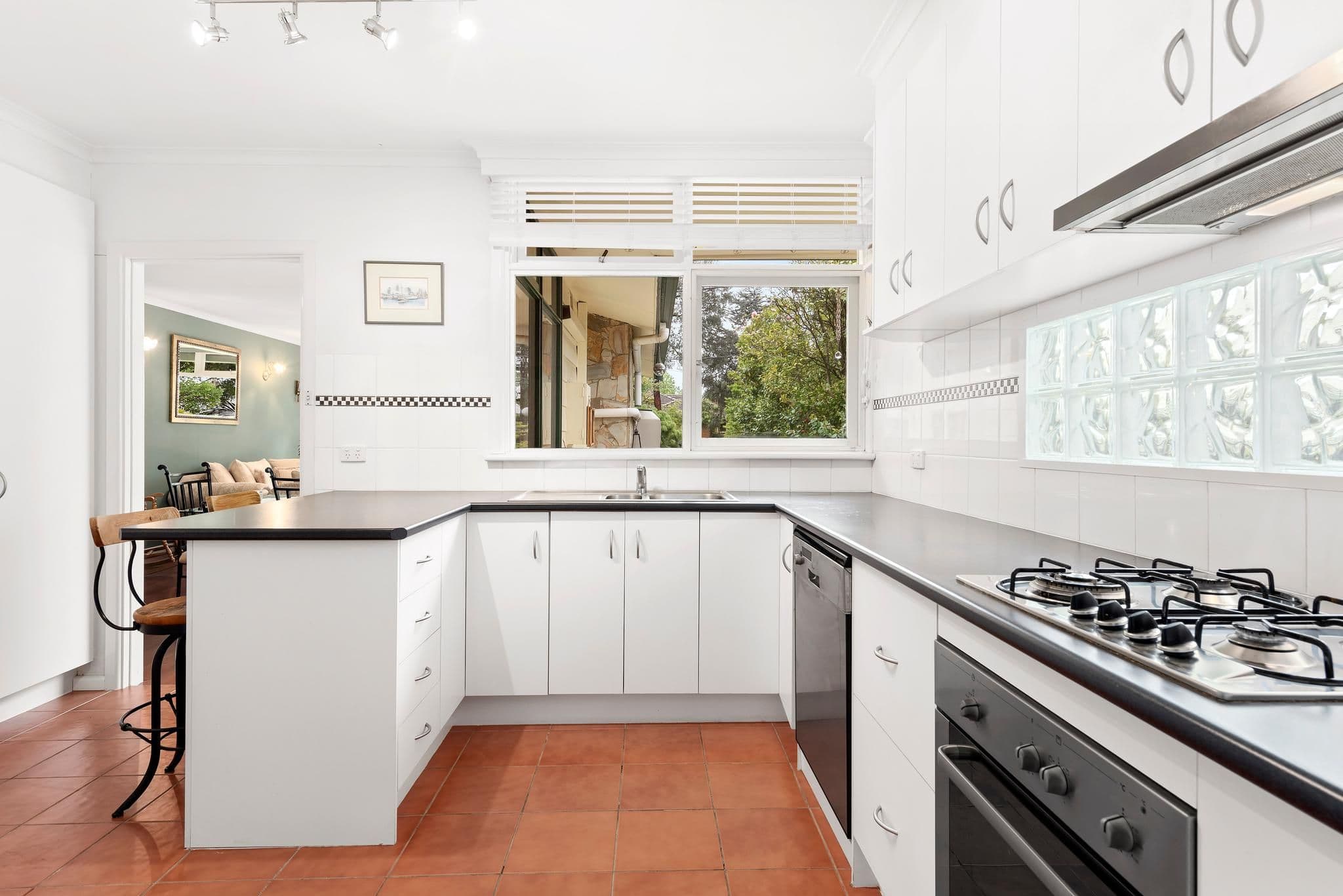 5 Linden Street, Blackburn VIC 3130, Blackburn - Thumbnail 5