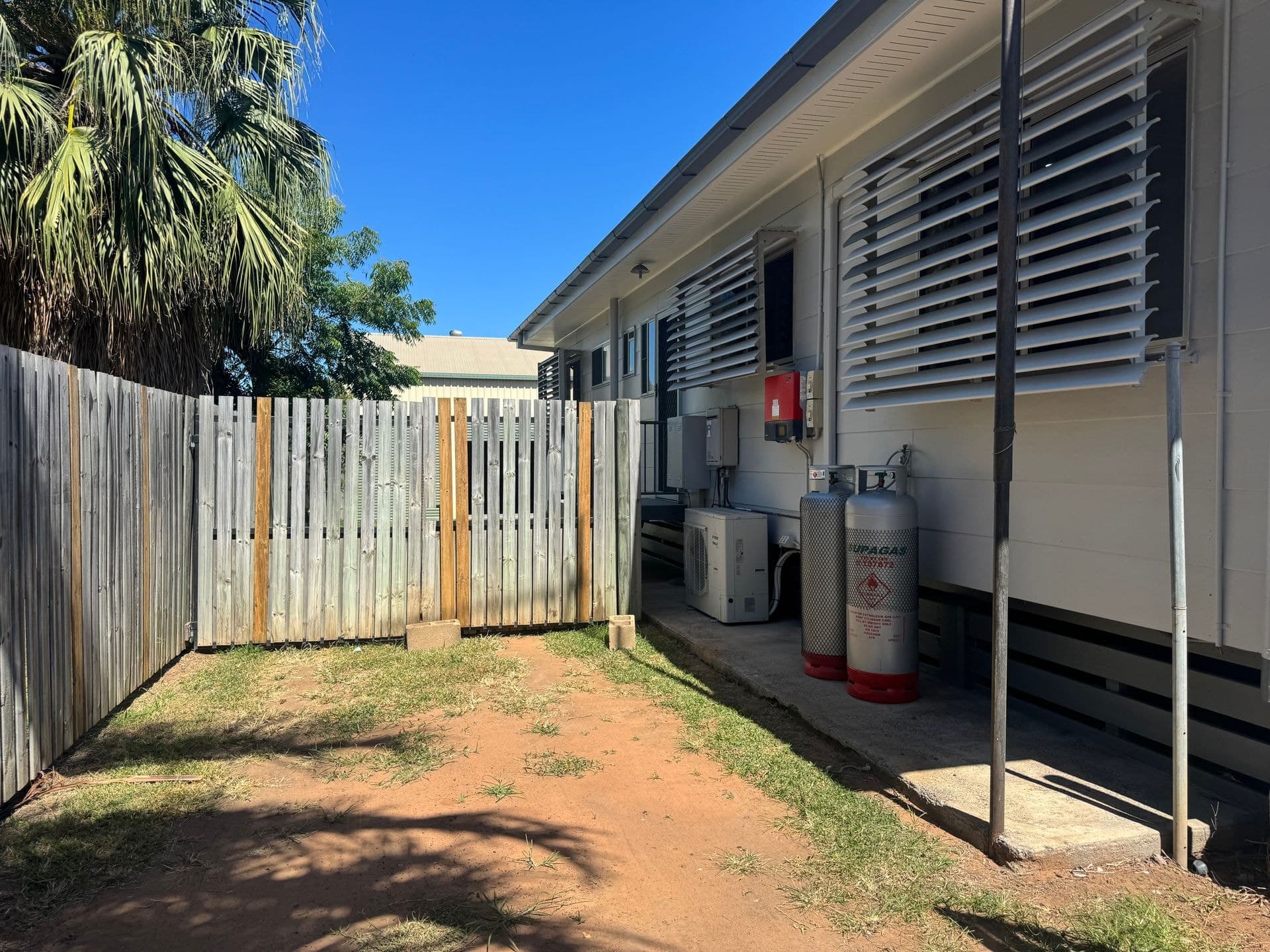 17 Barraclough Crescent, Moranbah, QLD, 4744, Moranbah - Thumbnail 6