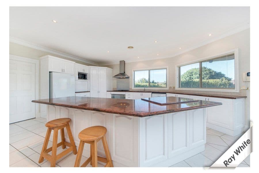 8 McAuliffe Court, NICHOLLS ACT 2913, Nicholls - Thumbnail 2