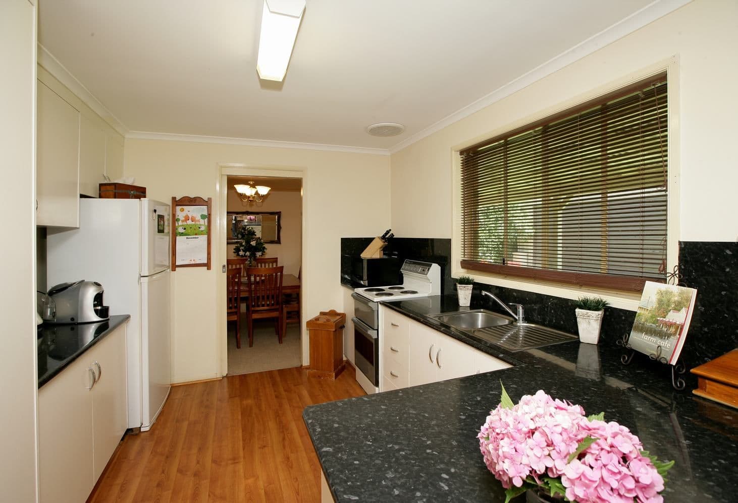 8 Matheson Place, Estella NSW 2650, Estella - Thumbnail 5
