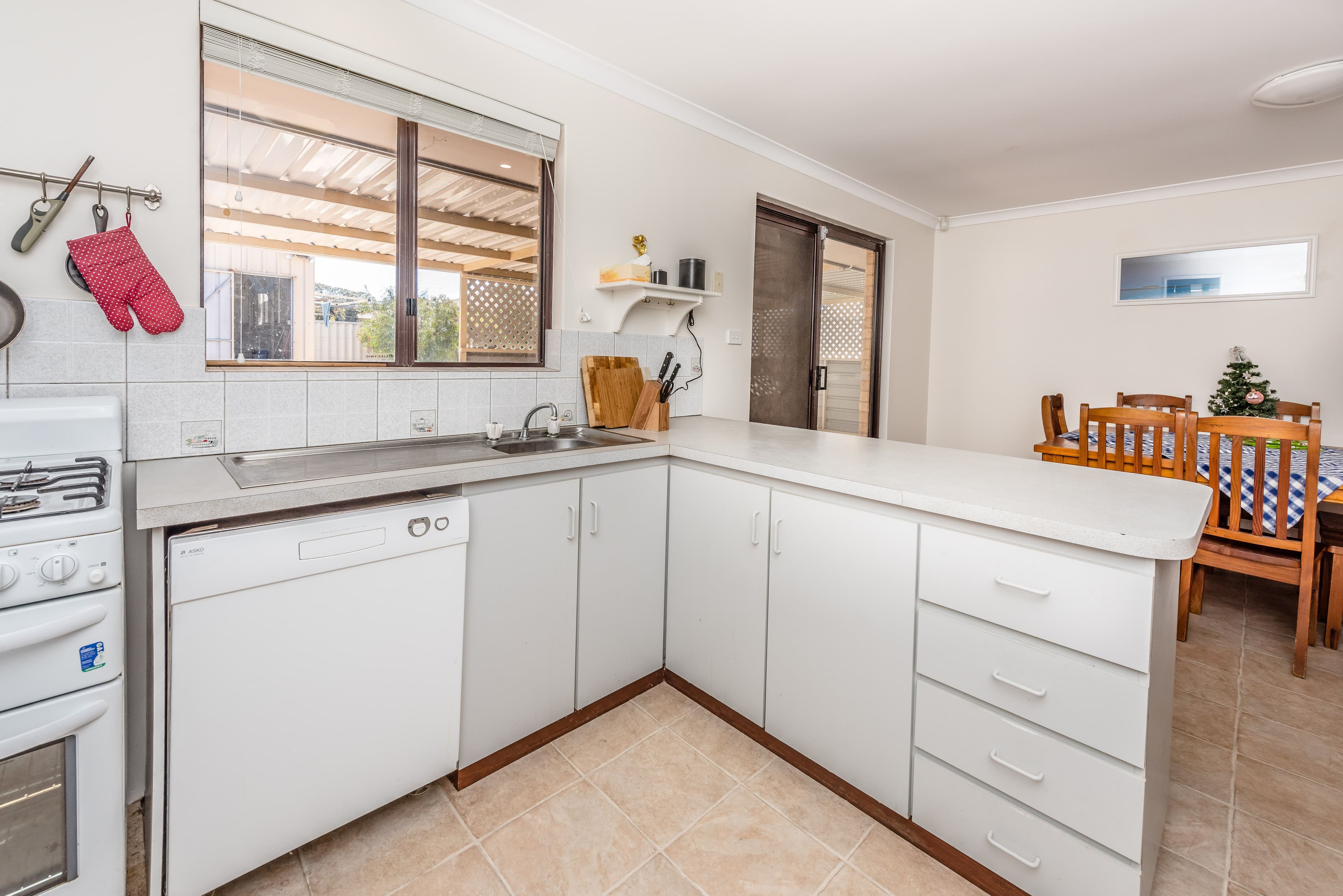 60 Cooper Circuit, Mount Tarcoola WA 6530, Mount Tarcoola - Thumbnail 4