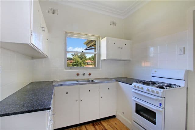 9 Alkera Crescent, WOLLONGONG WEST NSW 2500, West Wollongong - Thumbnail 3