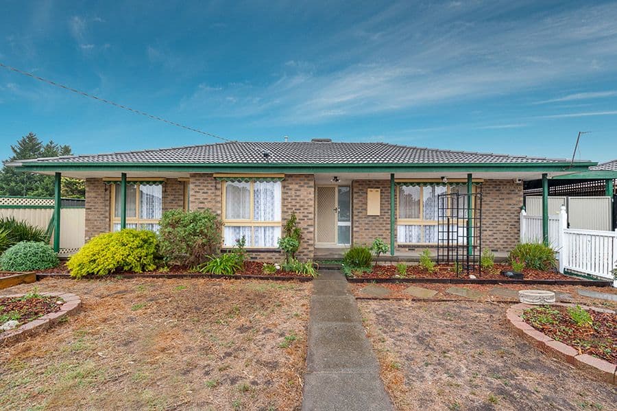 16 Grinstead Court, Craigieburn VIC 3064, Craigieburn - Image 1