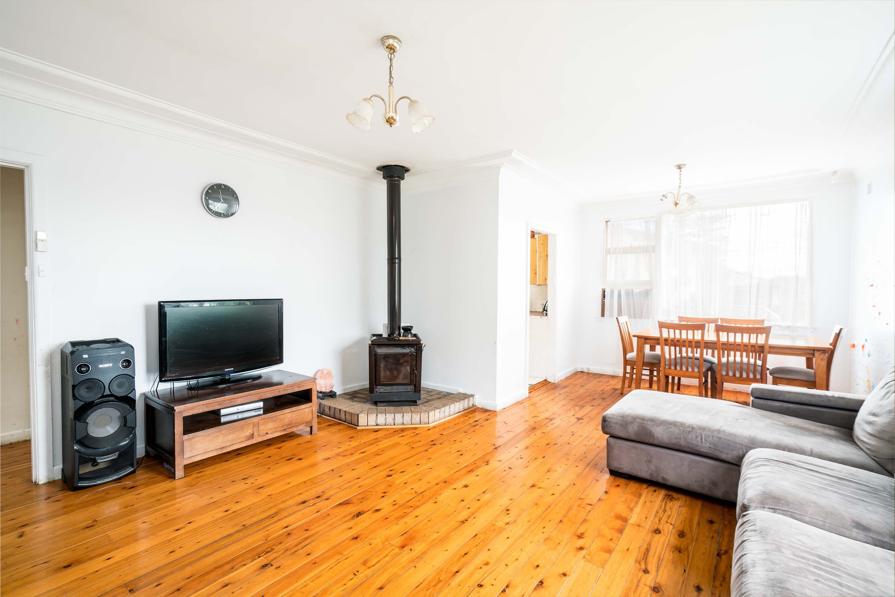 7 Holland Crescent, Casula - Thumbnail 3