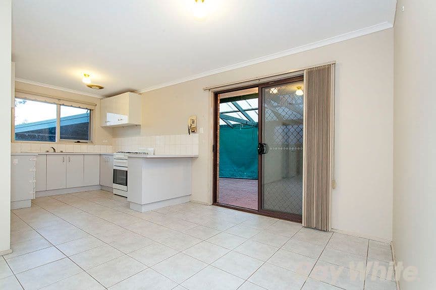49 Michelle Drive, Hampton Park VIC 3976, Hampton Park - Thumbnail 3