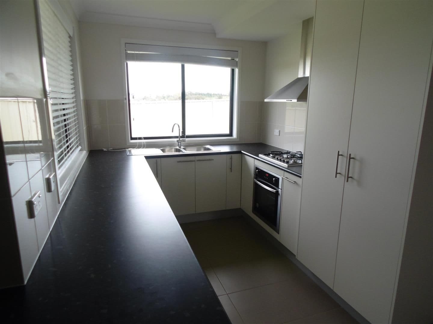 9 Rosewood Avenue, Parkes - Thumbnail 2