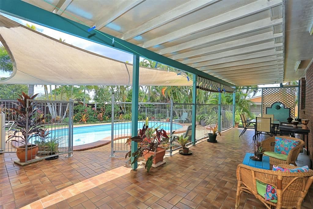 9 The Broadway, AVOCA QLD 4670, Avoca - Thumbnail 2