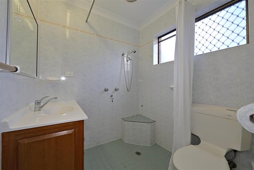 9 The Broadway, AVOCA QLD 4670, Avoca - Thumbnail 5