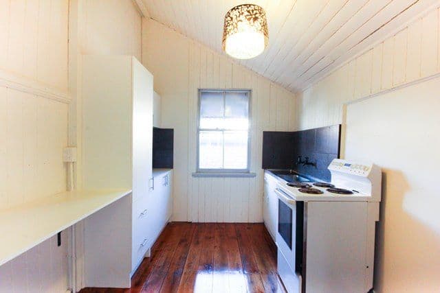 10 Andrews Street, Southport QLD 4215, Southport - Thumbnail 3