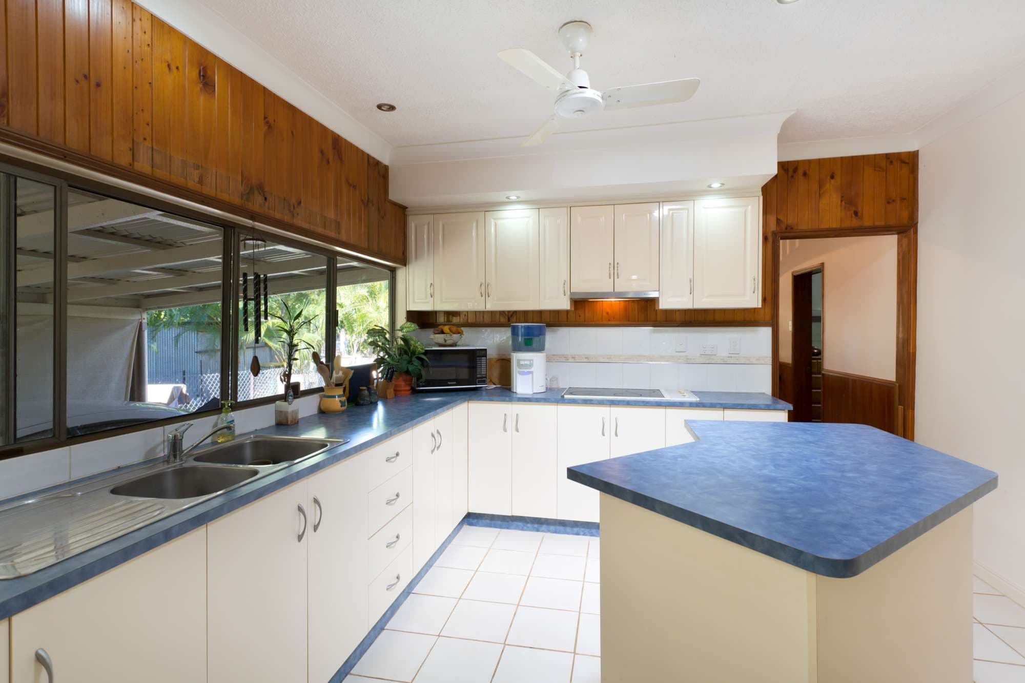 1 Humphrey Street, WEST END QLD 4810, West End - Image 1
