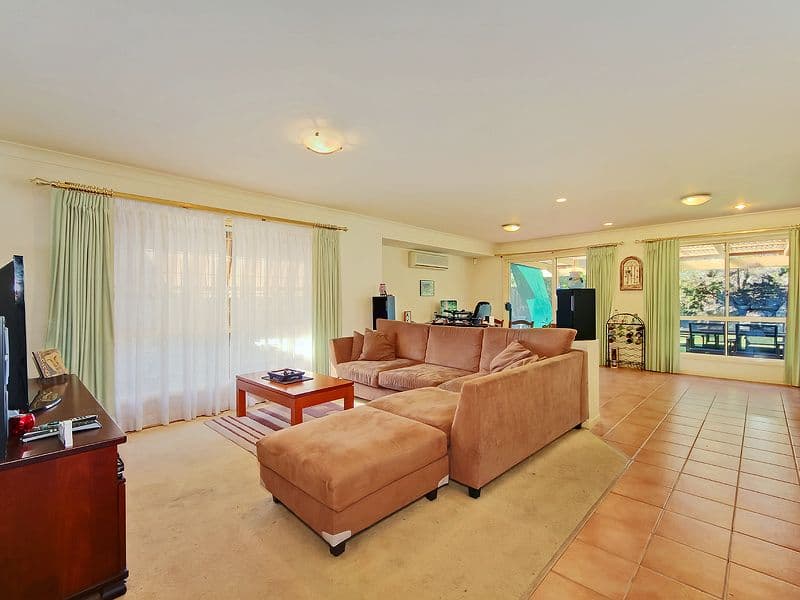 92 Lambor Drive, MUDGEERABA QLD 4213, Mudgeeraba - Thumbnail 4
