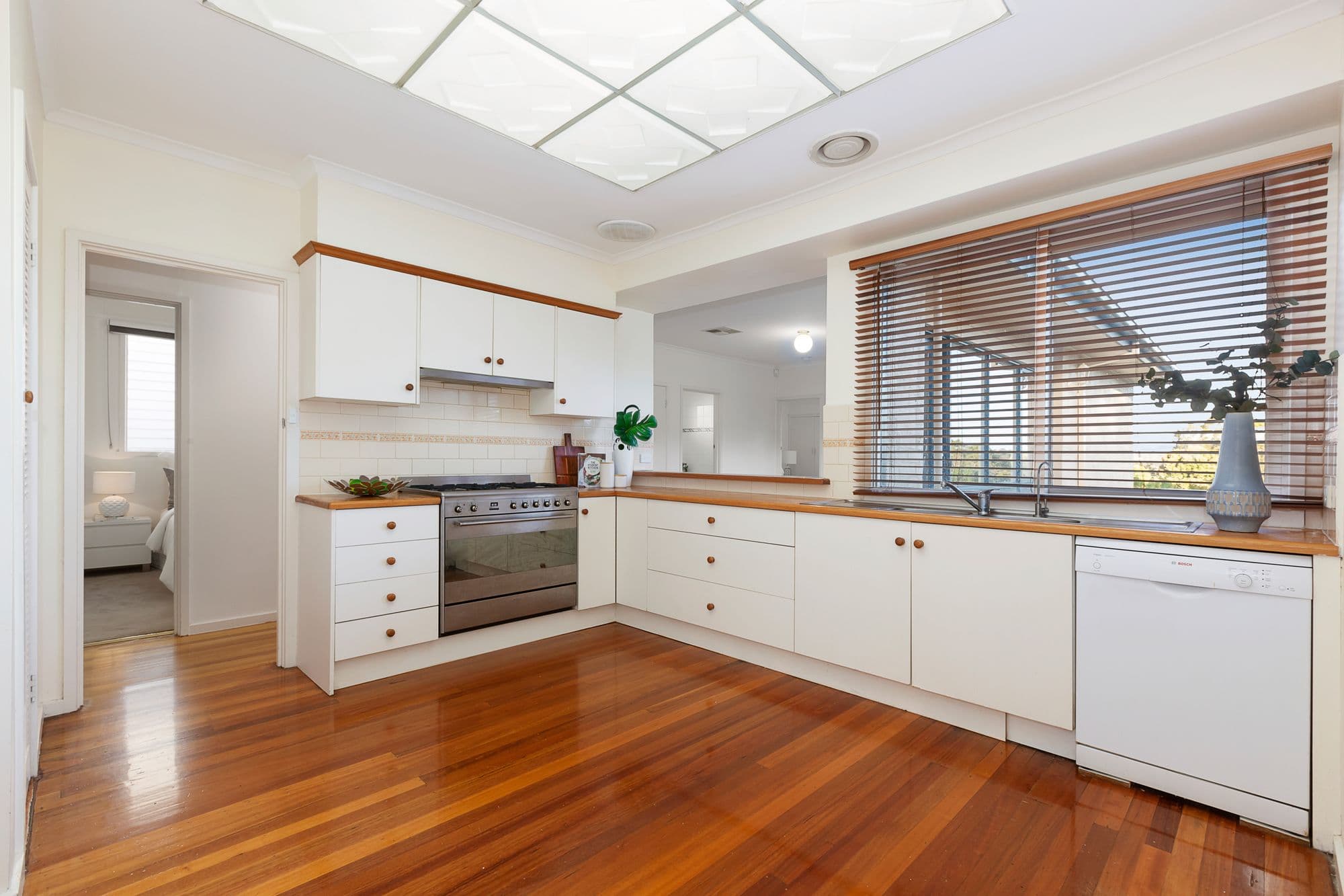 13 Frank Street, Box Hill South VIC 3128, Box Hill South - Thumbnail 3