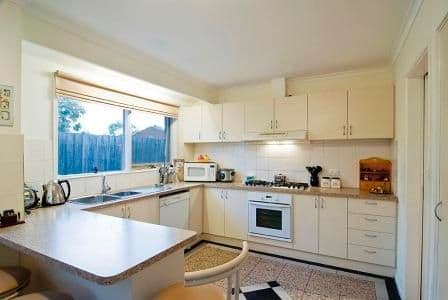 8 Siddeley Court, DINGLEY VILLAGE VIC 3172, Dingley Village - Thumbnail 3