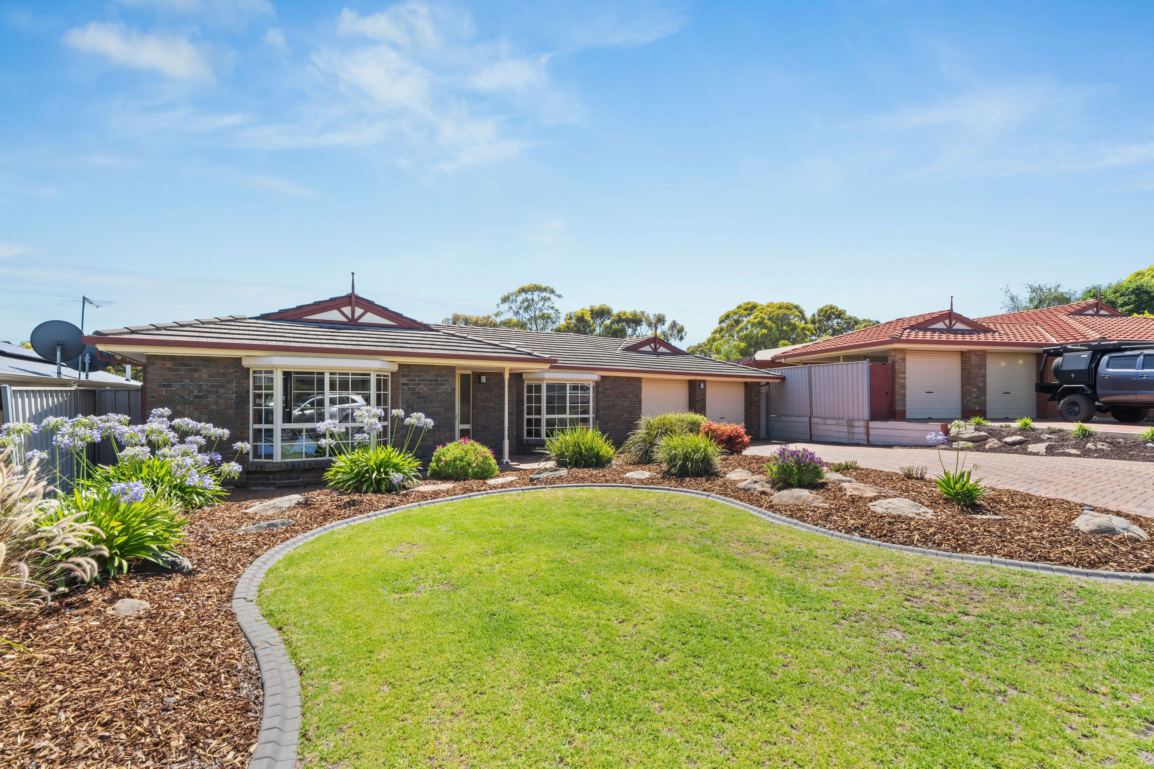 11 Tobin Crescent, Woodcroft SA 5162, Woodcroft - Thumbnail 2