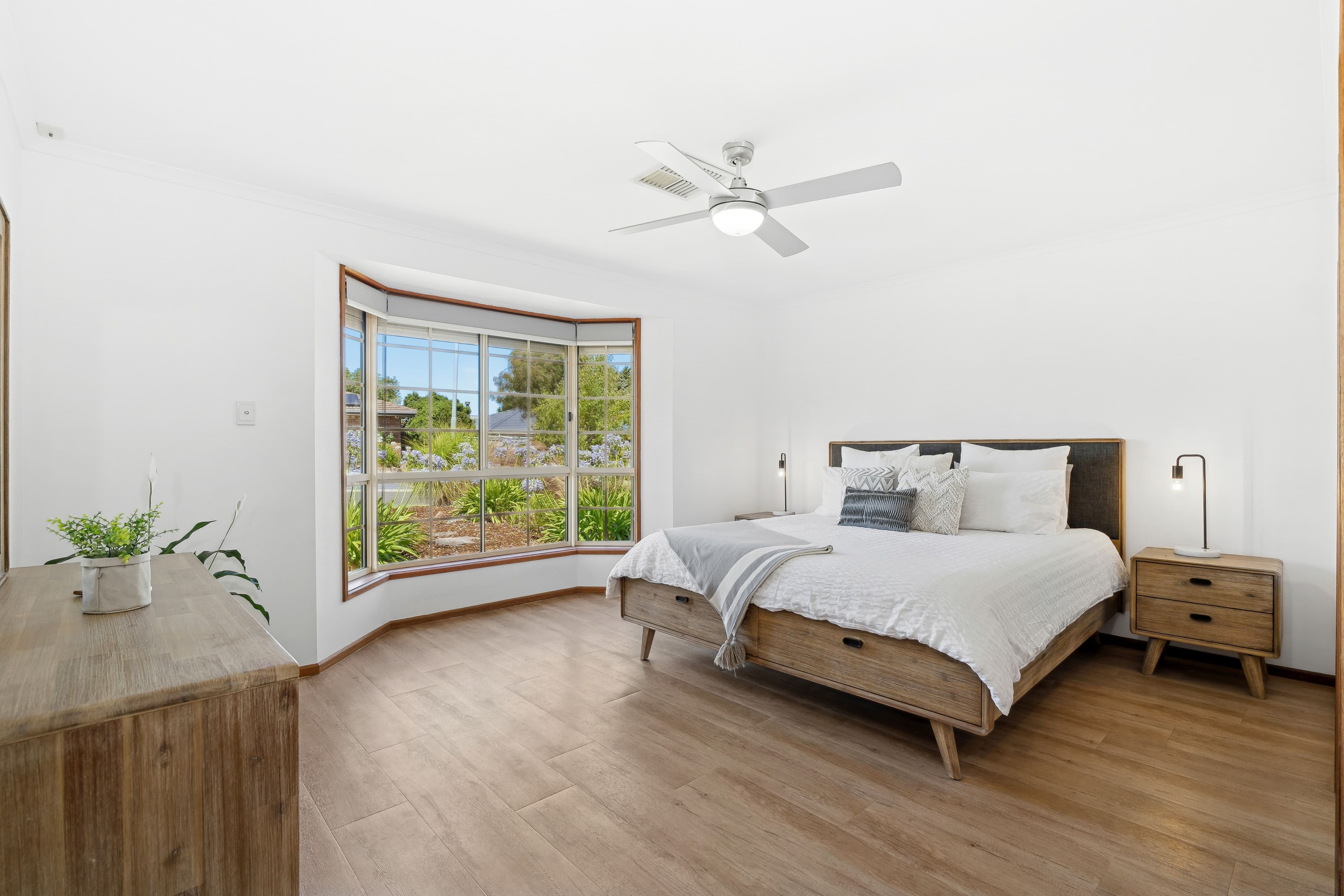 11 Tobin Crescent, Woodcroft SA 5162, Woodcroft - Thumbnail 3