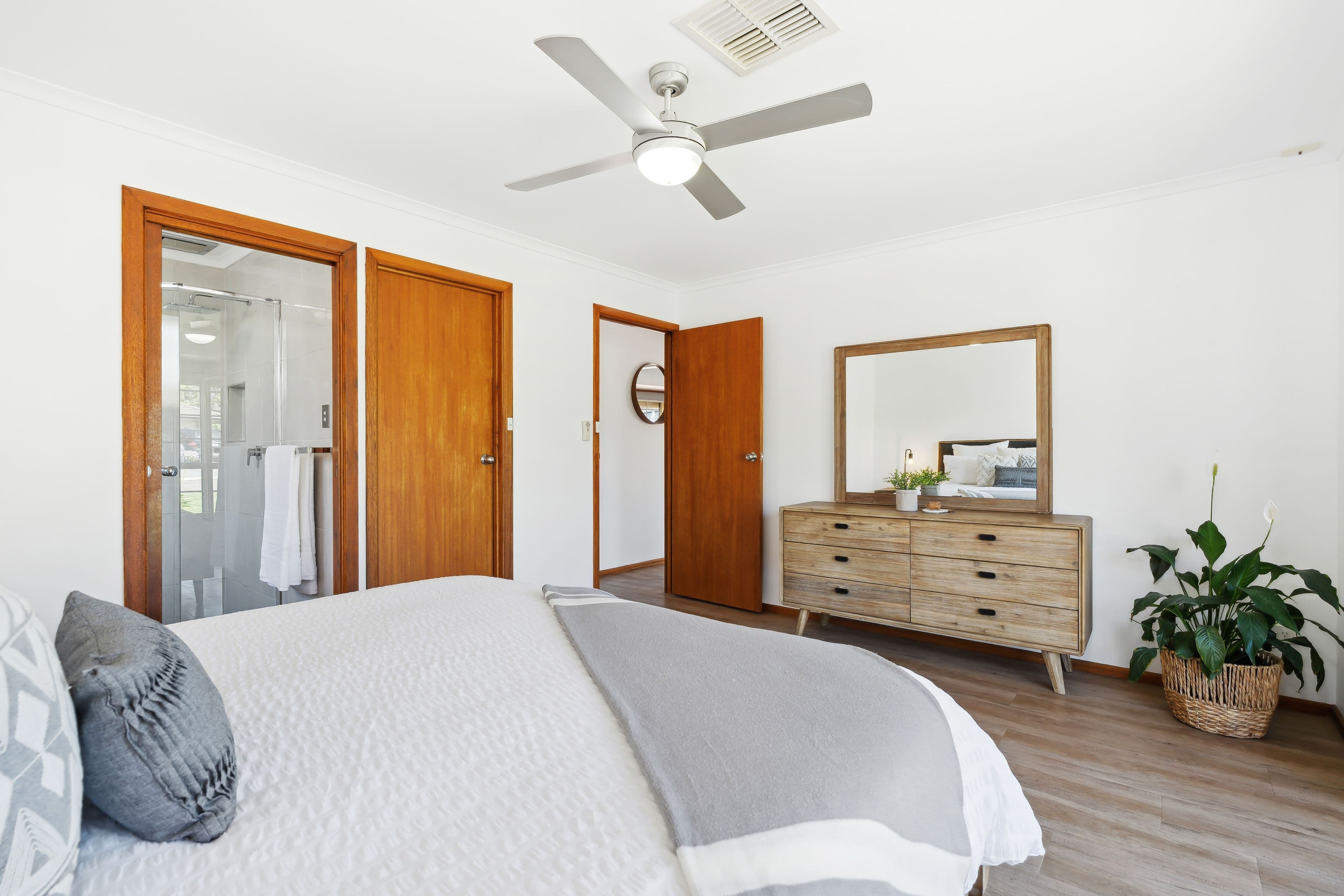 11 Tobin Crescent, Woodcroft SA 5162, Woodcroft - Thumbnail 4