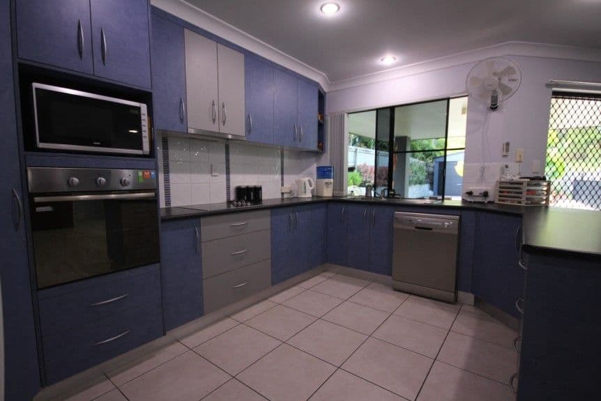 6 Diamond Crescent, SARINA QLD 4737, Sarina - Thumbnail 4
