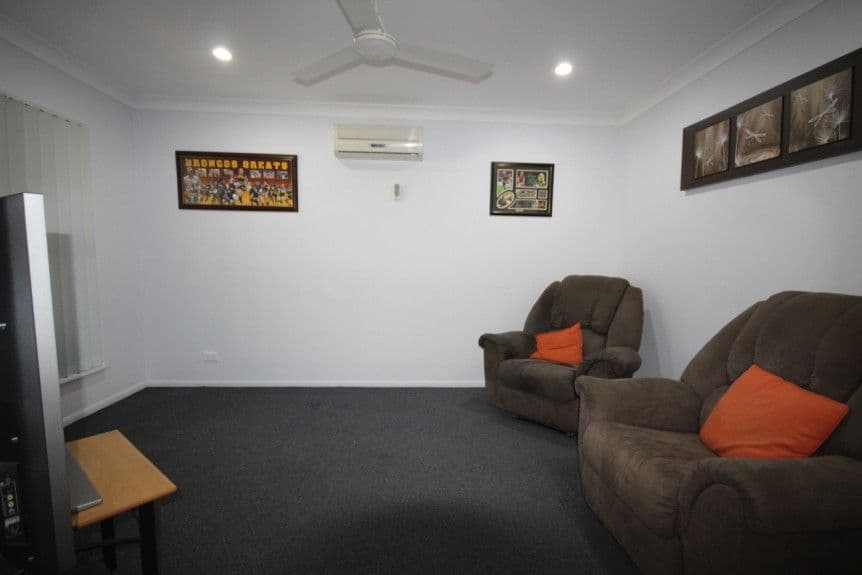 6 Diamond Crescent, SARINA QLD 4737, Sarina - Thumbnail 5