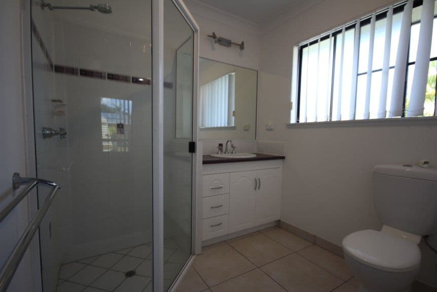 6 Diamond Crescent, SARINA QLD 4737, Sarina - Thumbnail 7