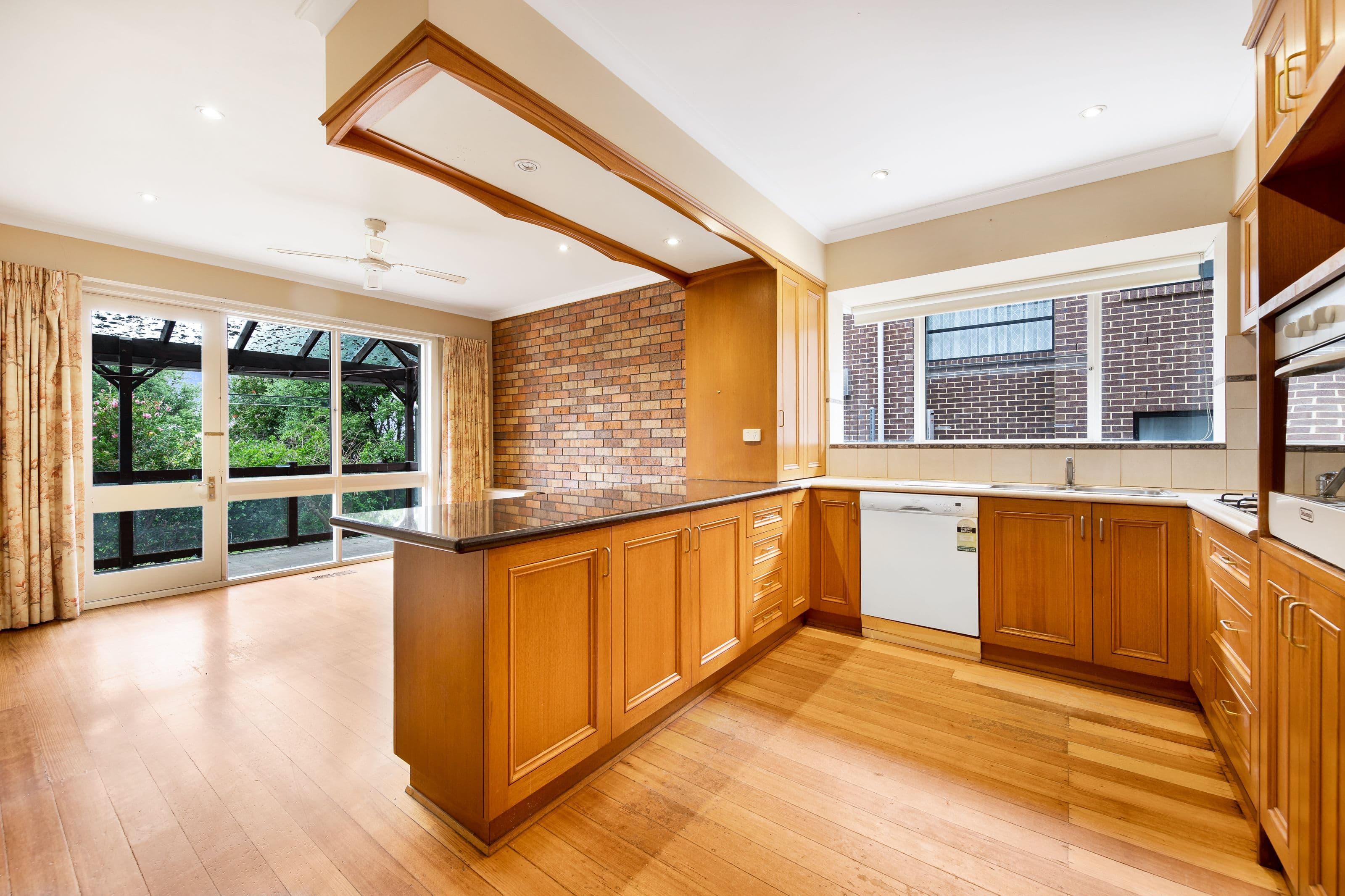 26 Durward Avenue, Glen Waverley VIC 3150, Glen Waverley - Thumbnail 4