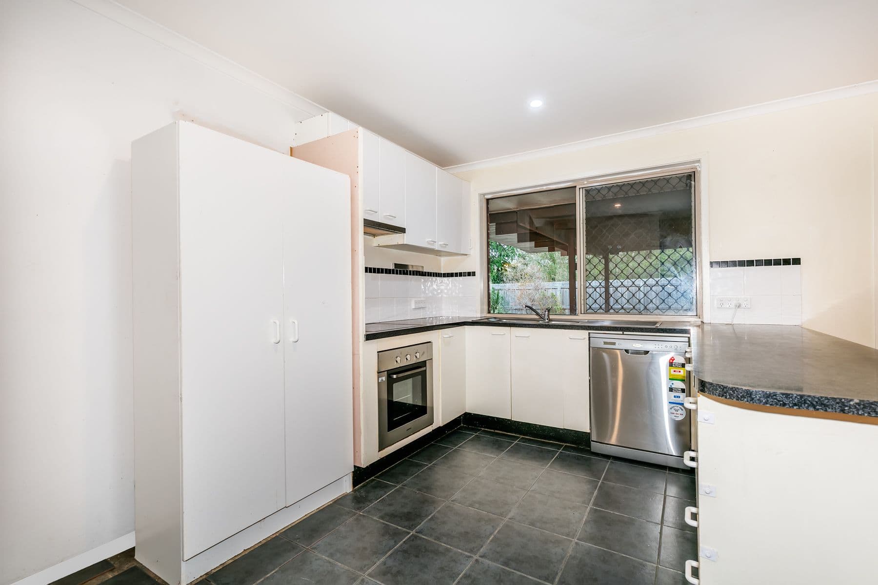 6 Renfrew Street, Hillcrest QLD 4118, Hillcrest - Thumbnail 5