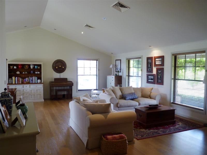 8 Torryburn Way, DUBBO NSW 2830, Dubbo - Thumbnail 2