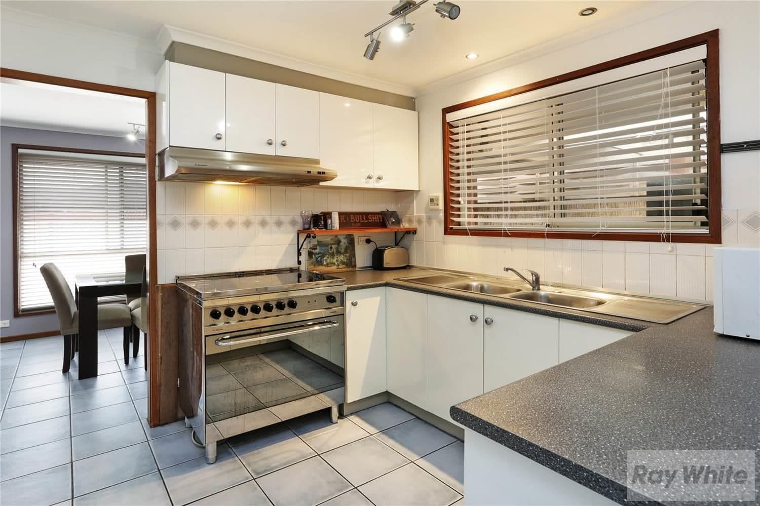 10 Moreland Avenue, Corio VIC 3214, Corio - Thumbnail 3