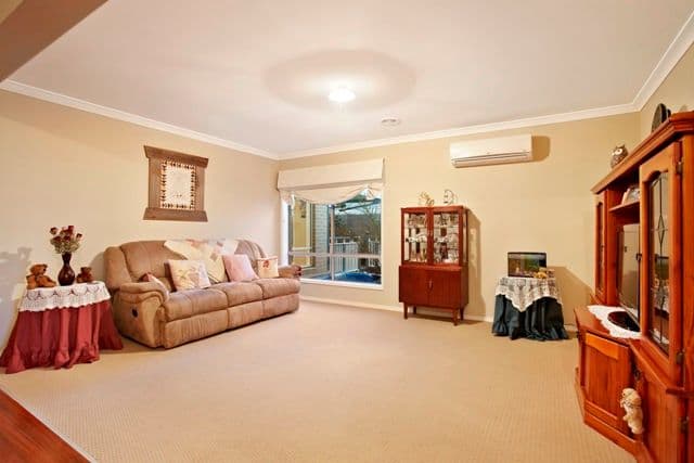 18 Daventry Court, BERWICK VIC 3806, Berwick - Thumbnail 4