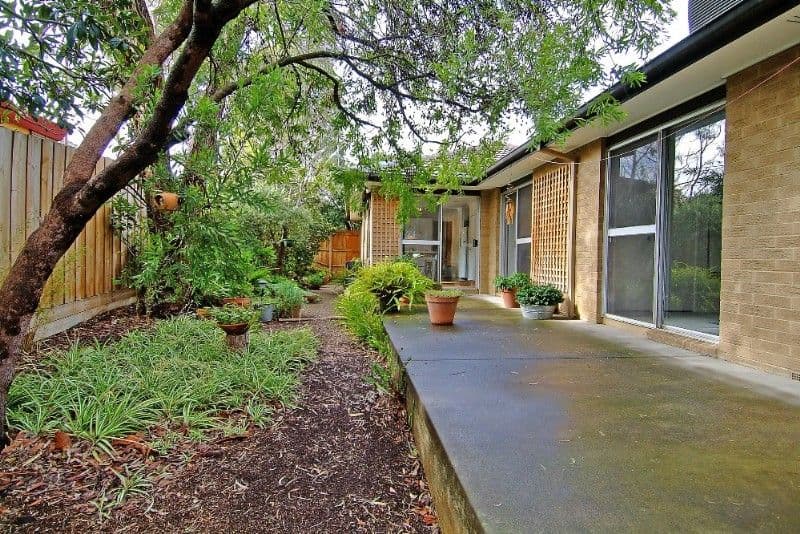 18 Narbethong Drive, GREENSBOROUGH VIC 3088, Greensborough - Thumbnail 3