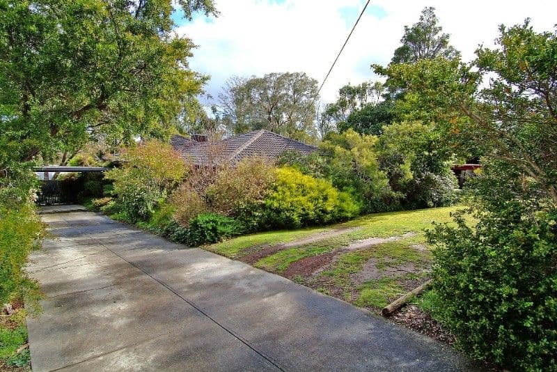 18 Narbethong Drive, GREENSBOROUGH VIC 3088, Greensborough - Thumbnail 8