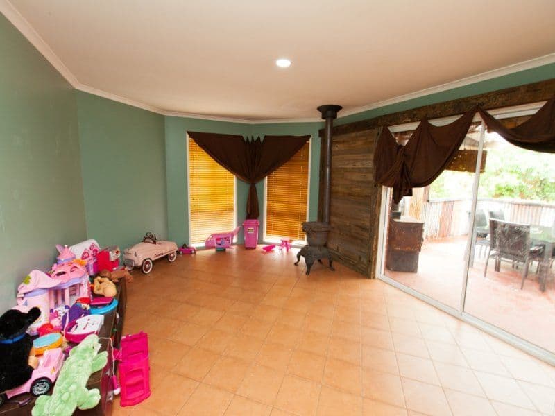 5 Condor Place, SUNBURY VIC 3429, Sunbury - Thumbnail 4
