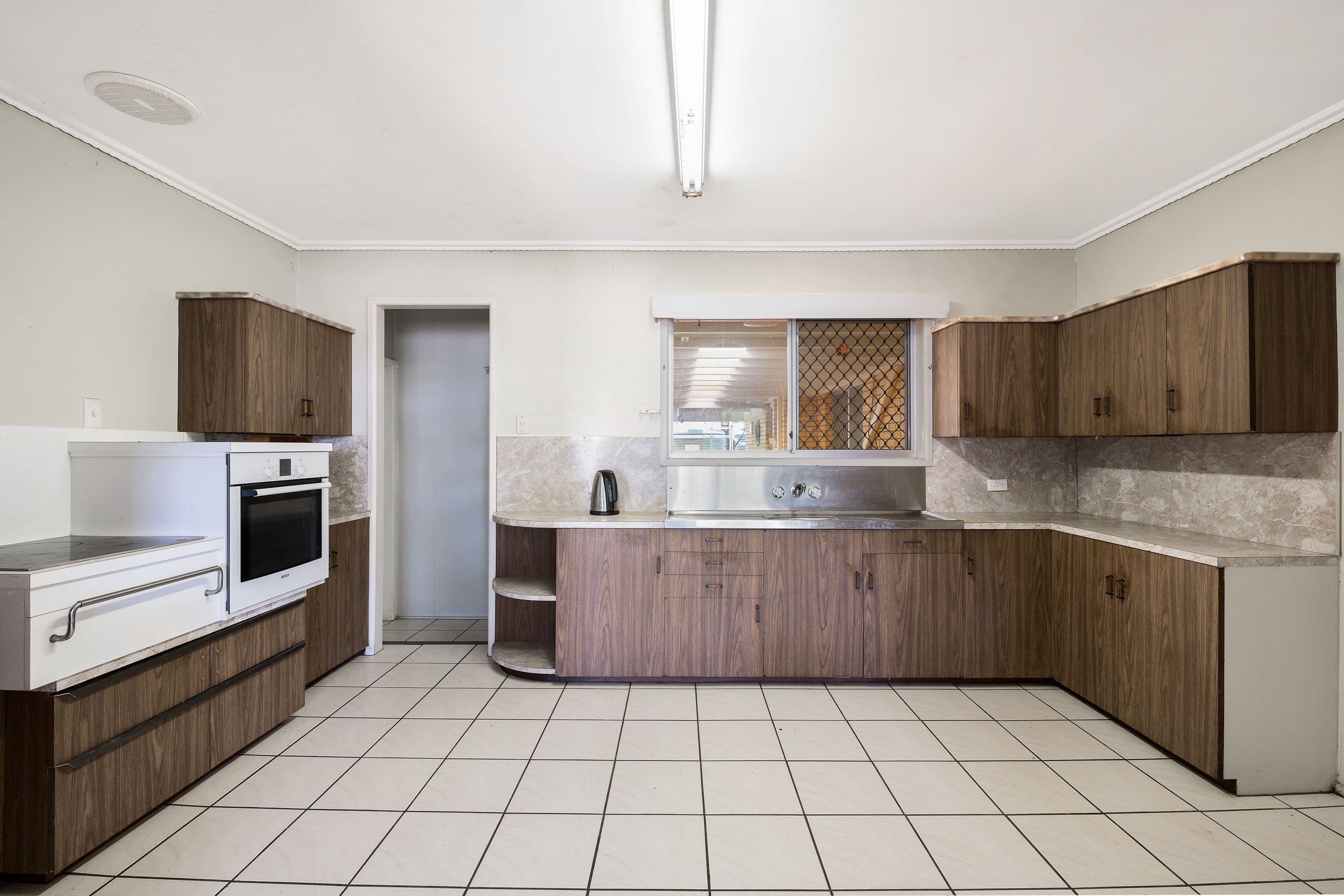 24 Campbell Street, Scarborough QLD 4020, Scarborough - Thumbnail 3