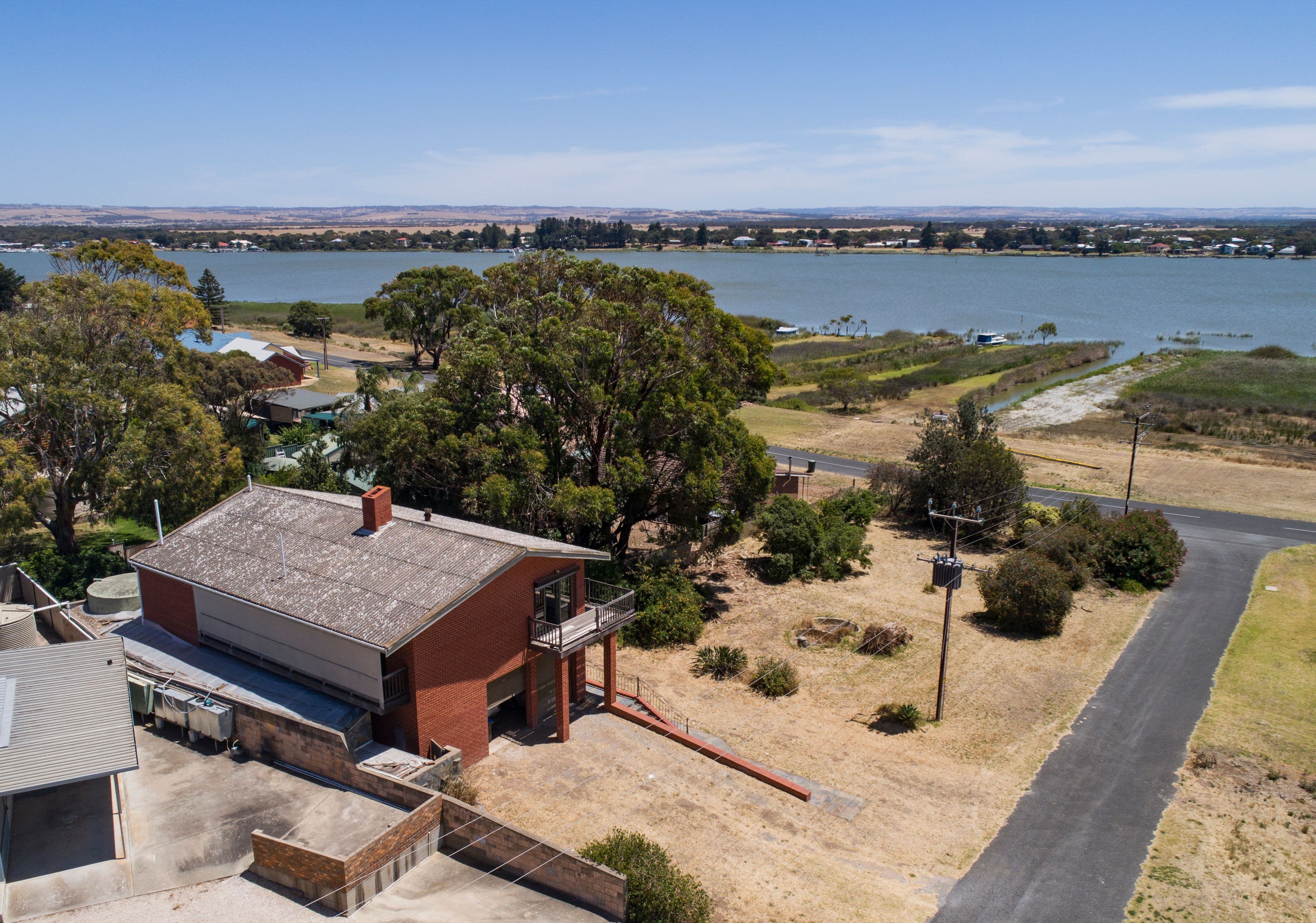 2 Maidment Street, Hindmarsh Island SA 5214, Hindmarsh Island - Thumbnail 2