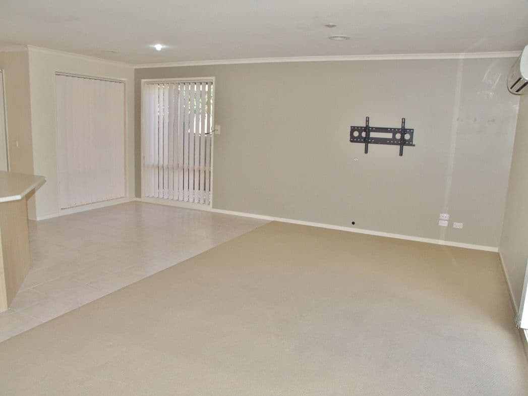 14 Erskine Way, MELTON WEST VIC 3337, Melton West - Thumbnail 7