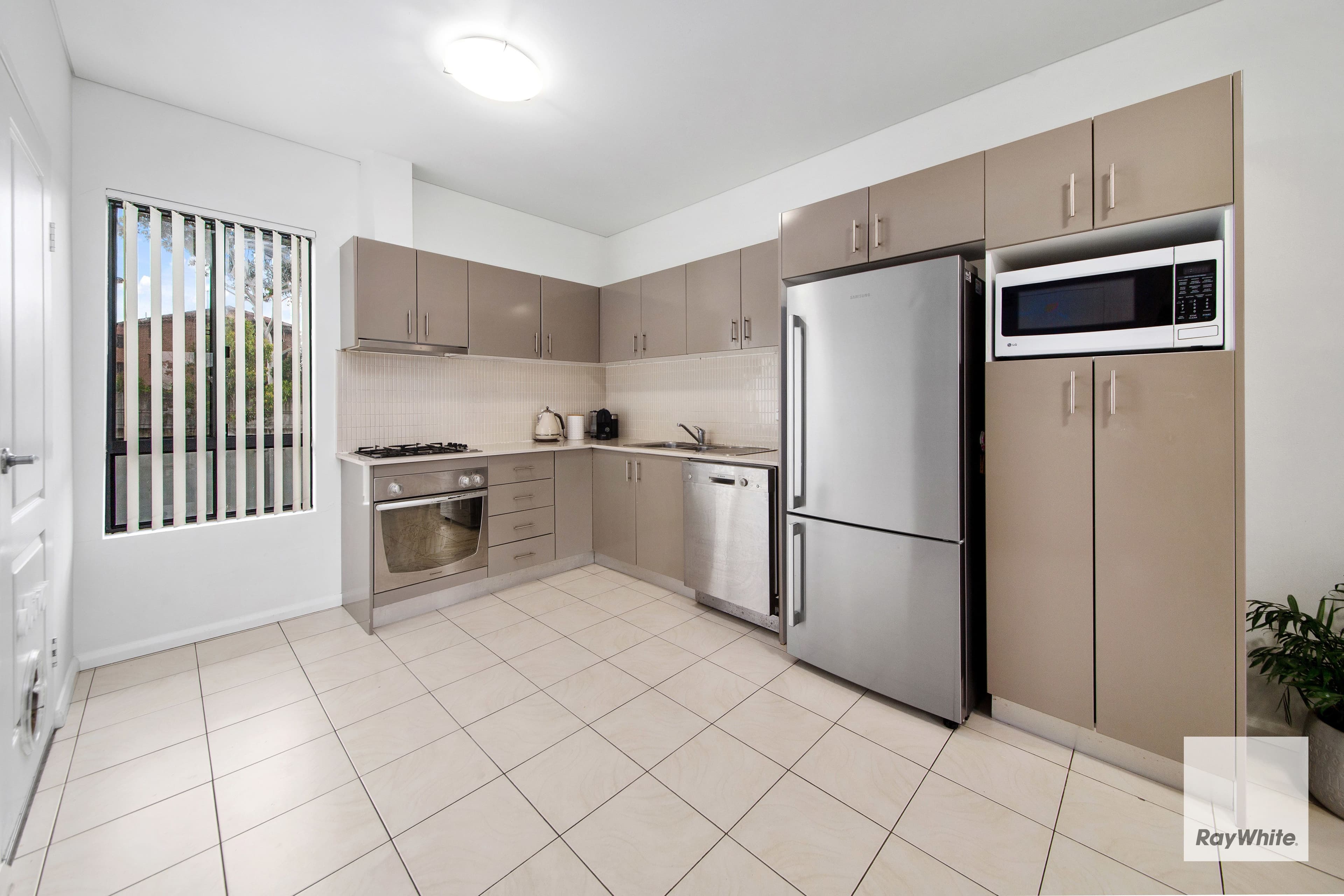 48 Hillford Circuit, Thurgoona NSW 2640, Thurgoona - Thumbnail 2