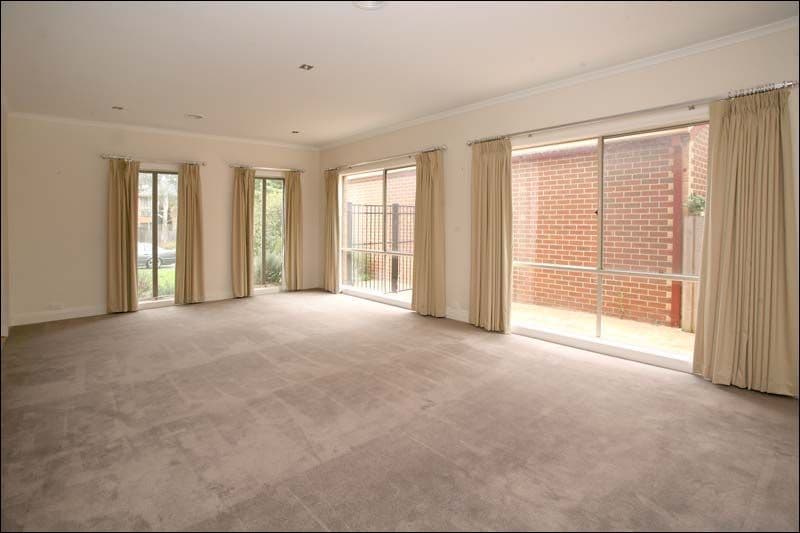 3 Maxwell Grove, GLEN WAVERLEY VIC 3150, Glen Waverley - Thumbnail 3